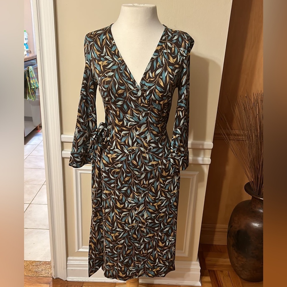 Diane Von Furstenburg Julian Silk Wrap Dress Size 8